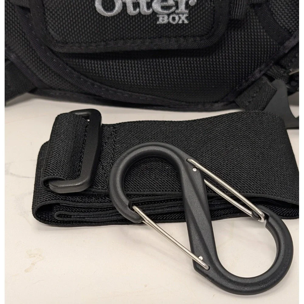 OtterBox Utility Series Latch II Case with Accessory Bag NWT